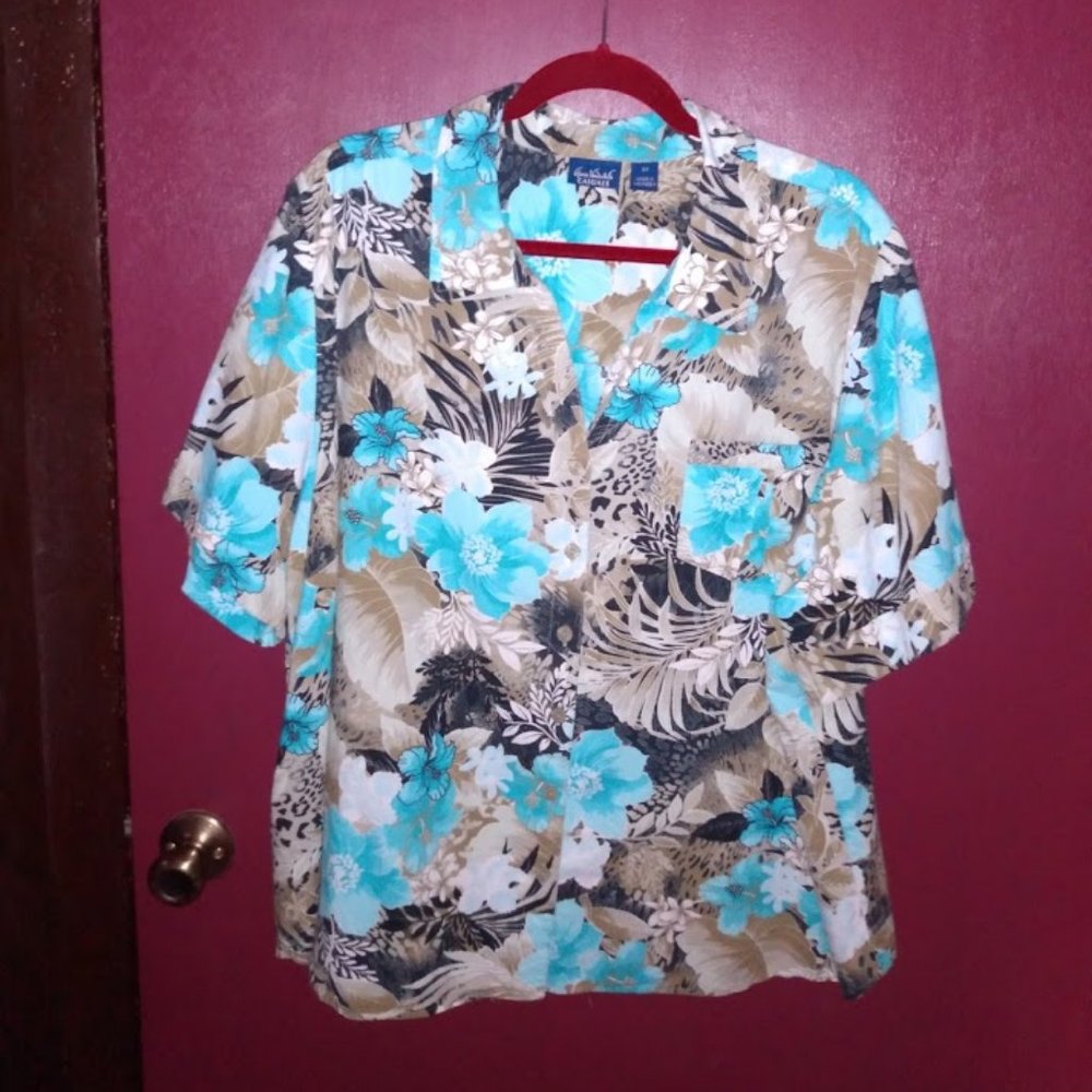 🌎Gloria Vanderbilt || Alice Blue Hibiscus Shirt - Picture 1 of 7